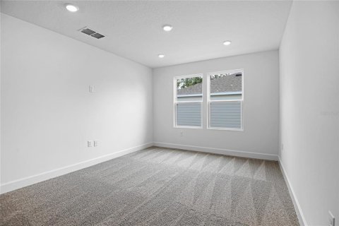 House in Mount Dora, Florida 5 bedrooms, 281.49 sq.m. № 1649360 - photo 12