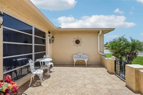 Casa en venta en Holiday, Florida, 2 dormitorios, 133.97 m2 № 1780917 - foto 5