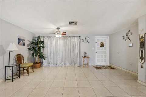 Casa en venta en Holiday, Florida, 2 dormitorios, 133.97 m2 № 1780917 - foto 8