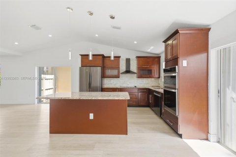 Villa ou maison à vendre à Hialeah, Floride: 3 chambres, 103.12 m2 № 2069421 - photo 11