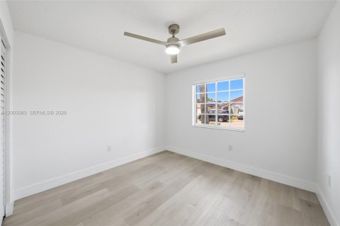 Villa ou maison à vendre à Hialeah, Floride: 3 chambres, 103.12 m2 № 2069421 - photo 22