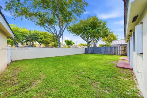 Villa ou maison à vendre à Hialeah, Floride: 3 chambres, 103.12 m2 № 2069421 - photo 15