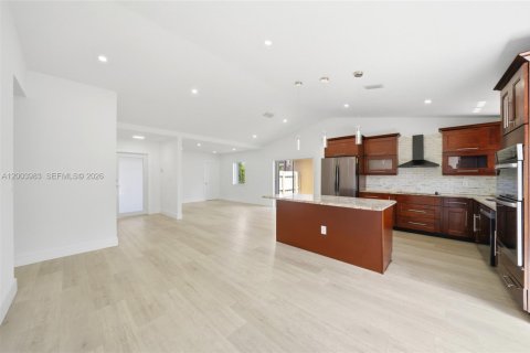 Villa ou maison à vendre à Hialeah, Floride: 3 chambres, 103.12 m2 № 2069421 - photo 10