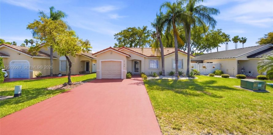 Villa ou maison à Hialeah, Floride 3 chambres, 103.12 m2 № 2069421