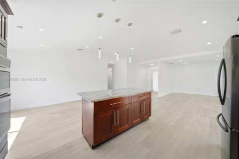 Villa ou maison à vendre à Hialeah, Floride: 3 chambres, 103.12 m2 № 2069421 - photo 14