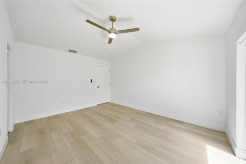 Villa ou maison à vendre à Hialeah, Floride: 3 chambres, 103.12 m2 № 2069421 - photo 19