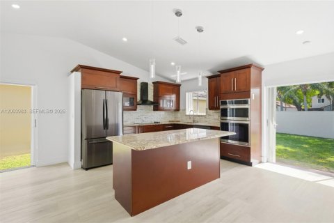 Villa ou maison à vendre à Hialeah, Floride: 3 chambres, 103.12 m2 № 2069421 - photo 12
