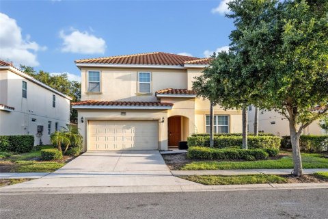 House in Davenport, Florida 9 bedrooms, 372.72 sq.m. № 1732361 - photo 1