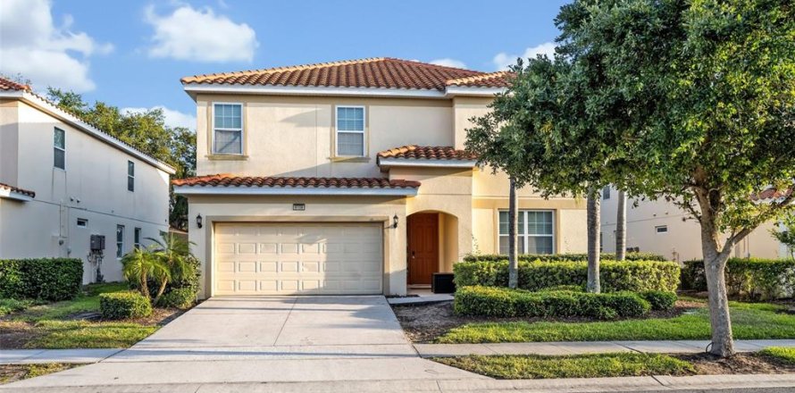House in Davenport, Florida 9 bedrooms, 372.72 sq.m. № 1732361