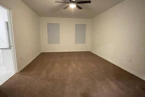 Villa ou maison à vendre à Deltona, Floride: 5 chambres, 241.64 m2 № 2415460 - photo 19