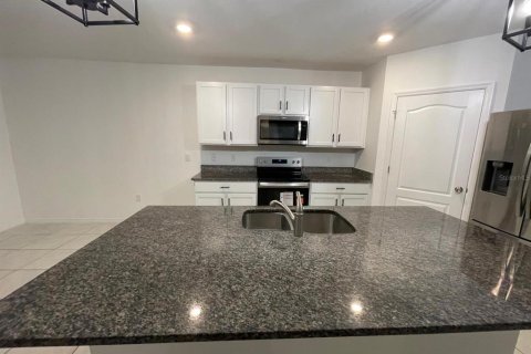 Villa ou maison à vendre à Deltona, Floride: 5 chambres, 241.64 m2 № 2415460 - photo 5