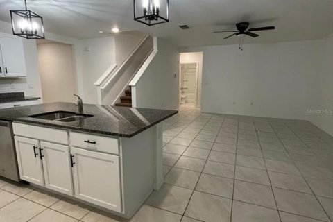 Villa ou maison à vendre à Deltona, Floride: 5 chambres, 241.64 m2 № 2415460 - photo 6