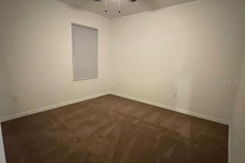 Villa ou maison à vendre à Deltona, Floride: 5 chambres, 241.64 m2 № 2415460 - photo 17