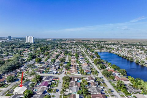 House in Sunrise, Florida 3 bedrooms, 148.64 sq.m. № 1986851 - photo 28