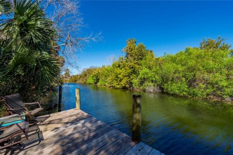 Casa en venta en Punta Gorda, Florida, 4 dormitorios, 328.22 m2 № 2233684 - foto 3