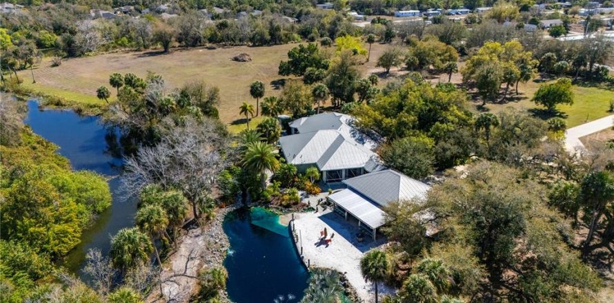 Casa en Punta Gorda, Florida 4 dormitorios, 328.22 m2 № 2233684