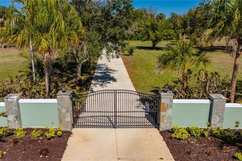 Casa en venta en Punta Gorda, Florida, 4 dormitorios, 328.22 m2 № 2233684 - foto 5