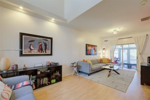 Townhouse in Miramar, Florida 3 bedrooms, 176.89 sq.m. № 1887741 - photo 4