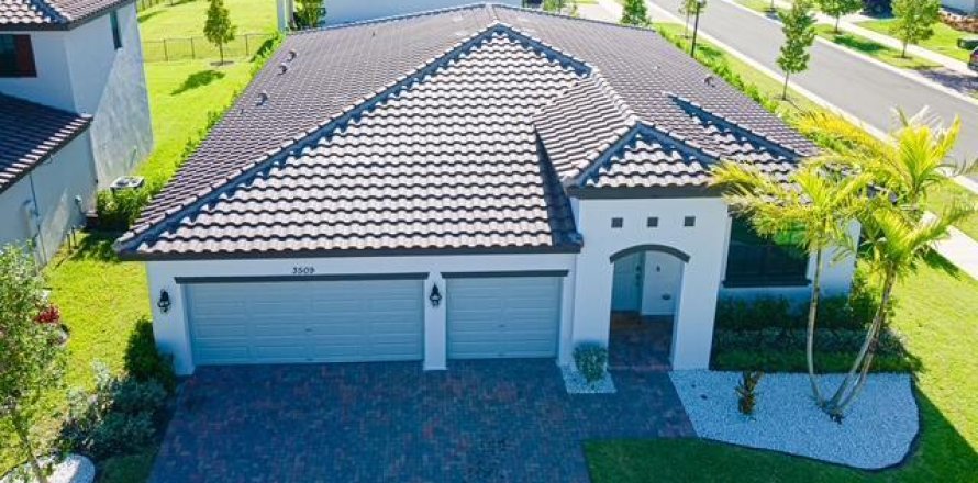 House in Royal Palm Beach, Florida 4 bedrooms, 213.68 sq.m. № 2177091