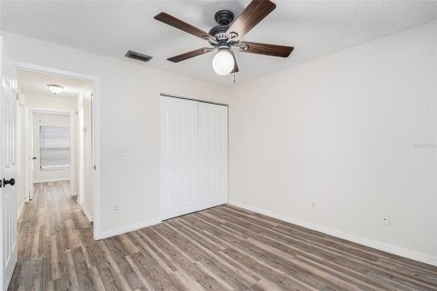 House in Tampa, Florida 3 bedrooms, 100.06 sq.m. № 1879689 - photo 20