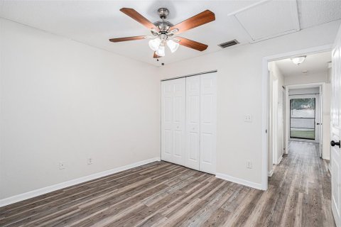 House in Tampa, Florida 3 bedrooms, 100.06 sq.m. № 1879689 - photo 23