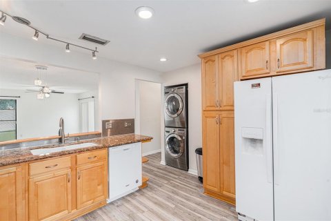 House in Tampa, Florida 3 bedrooms, 100.06 sq.m. № 1879689 - photo 15