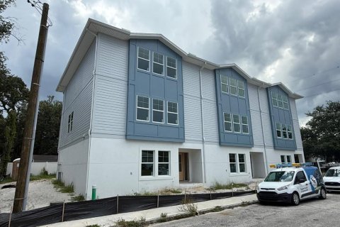 Touwnhouse à vendre à Tampa, Floride: 4 chambres, 224.08 m2 № 1872801 - photo 1