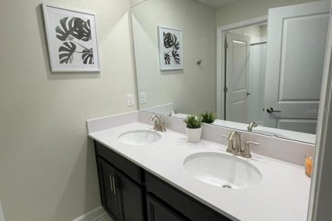 Townhouse in Davenport, Florida 4 bedrooms, 177.81 sq.m. № 1436638 - photo 6