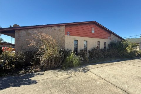 Commercial property in Winter Haven, Florida 8 bedrooms, 321.07 sq.m. № 2105261