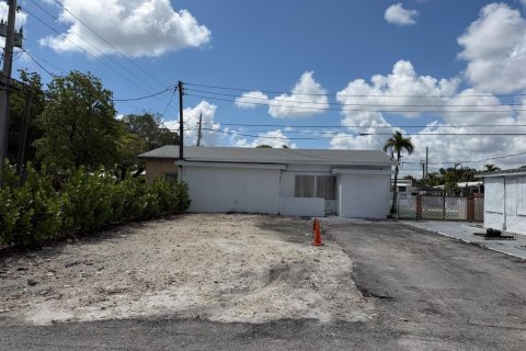 Immobilier commercial à Hallandale Beach, Floride № 2146197