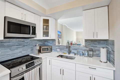 Copropriété à vendre à Fort Lauderdale, Floride: 2 chambres, 78.04 m2 № 2063675 - photo 2