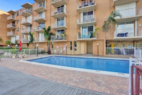 Copropriété à vendre à Fort Lauderdale, Floride: 2 chambres, 78.04 m2 № 2063675 - photo 7