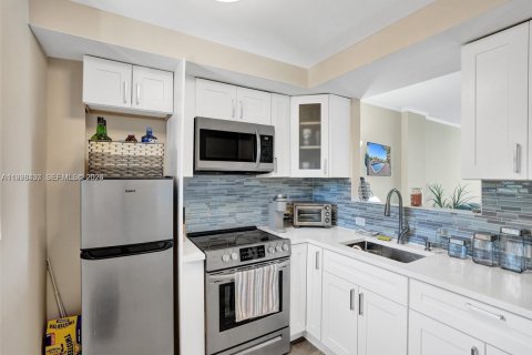 Copropriété à vendre à Fort Lauderdale, Floride: 2 chambres, 78.04 m2 № 2063675 - photo 3