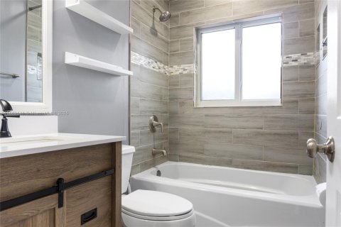 Снять в аренду виллу или дом в Форт-Лодердейл, Флорида 3 спальни, 91.04м2, № 1929776 - фото 15