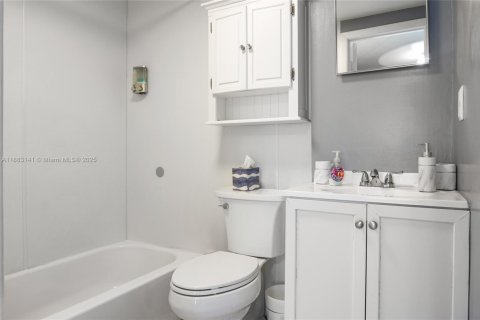 Снять в аренду виллу или дом в Форт-Лодердейл, Флорида 3 спальни, 91.04м2, № 1929776 - фото 19