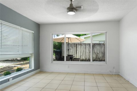 Снять в аренду виллу или дом в Форт-Лодердейл, Флорида 3 спальни, 91.04м2, № 1929776 - фото 8