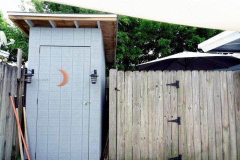 Снять в аренду виллу или дом в Форт-Лодердейл, Флорида 3 спальни, 91.04м2, № 1929776 - фото 6