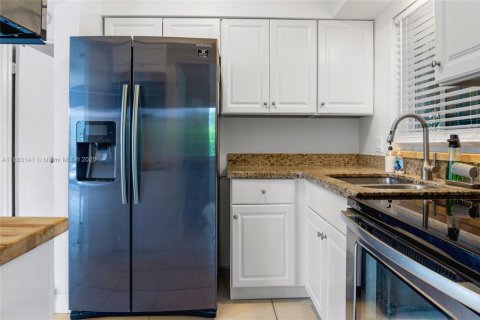 Снять в аренду виллу или дом в Форт-Лодердейл, Флорида 3 спальни, 91.04м2, № 1929776 - фото 13