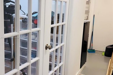 Купить коммерческую недвижимость в Майами, Флорида № 1954854 - фото 16