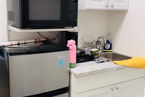 Купить коммерческую недвижимость в Майами, Флорида № 1954854 - фото 18