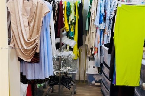 Купить коммерческую недвижимость в Майами, Флорида № 1954854 - фото 17