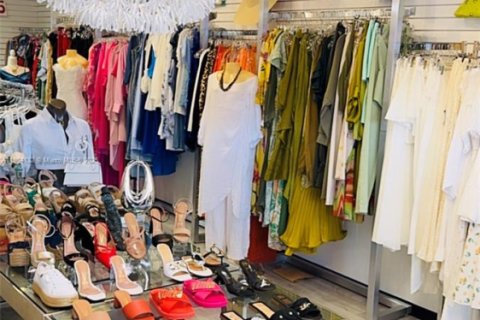 Купить коммерческую недвижимость в Майами, Флорида № 1954854 - фото 3