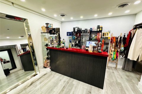 Купить коммерческую недвижимость в Майами, Флорида № 1954854 - фото 9