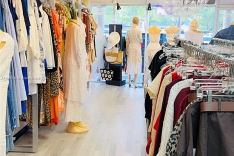 Купить коммерческую недвижимость в Майами, Флорида № 1954854 - фото 6