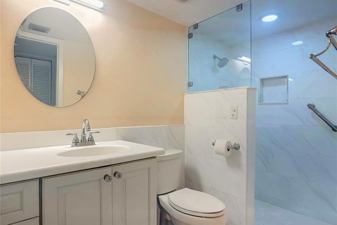 Condo in Ormond Beach, Florida, 2 bedrooms № 2342145 - photo 14