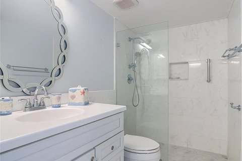Condo in Ormond Beach, Florida, 2 bedrooms № 2342145 - photo 11