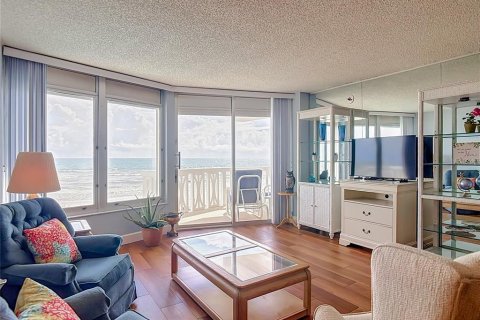 Condo in Ormond Beach, Florida, 2 bedrooms № 2342145 - photo 7