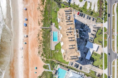 Condo in Ormond Beach, Florida, 2 bedrooms № 2342145 - photo 21