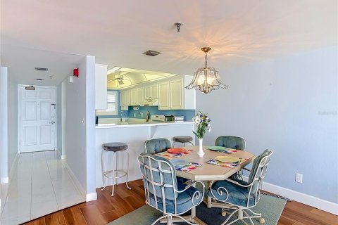 Condo in Ormond Beach, Florida, 2 bedrooms № 2342145 - photo 16