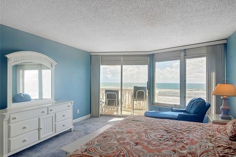 Condo in Ormond Beach, Florida, 2 bedrooms № 2342145 - photo 9